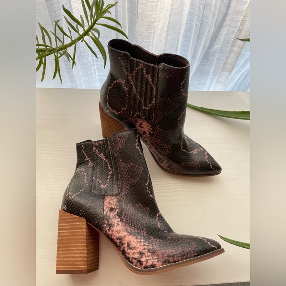 Steve Madden Shoes - Steve Madden Acton Pointy Toe pink brown snake print Boots